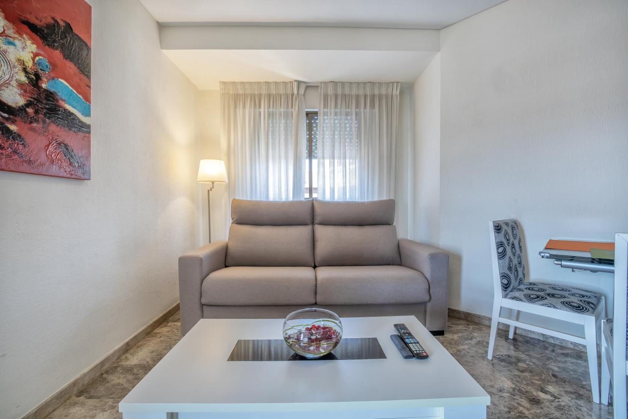 R & T Cordoba Center Apartamentos - Parking Exteriör bild